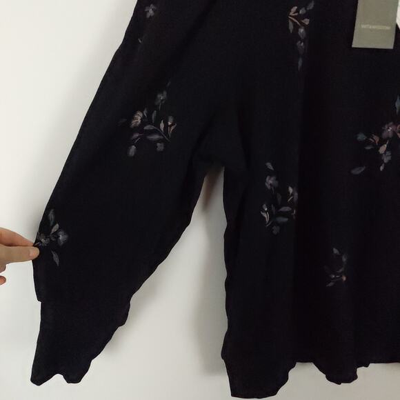 Wit & Wisdom Floral Embroidered Sweatshirt Size 3X Dark Blue Shirred Keyhole - Picture 6 of 14